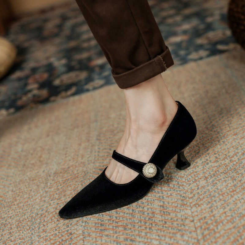 Scarpe Mary Jane a punta rosso - Womens Heels recensione e prezzo