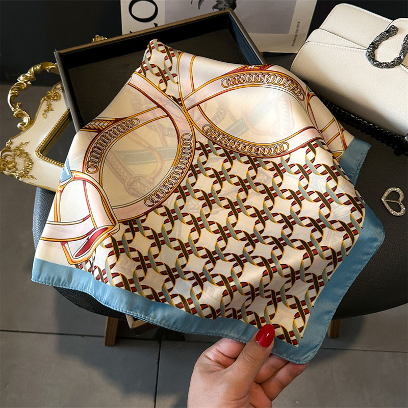 Foulard Quadrato di Lusso da D - Silk Blouse recensione e prezzo